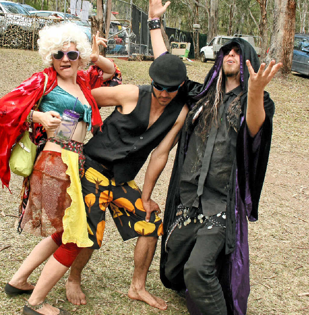 McWoot, Willigans McChin and Danielle Hobart enjoy Manifest.